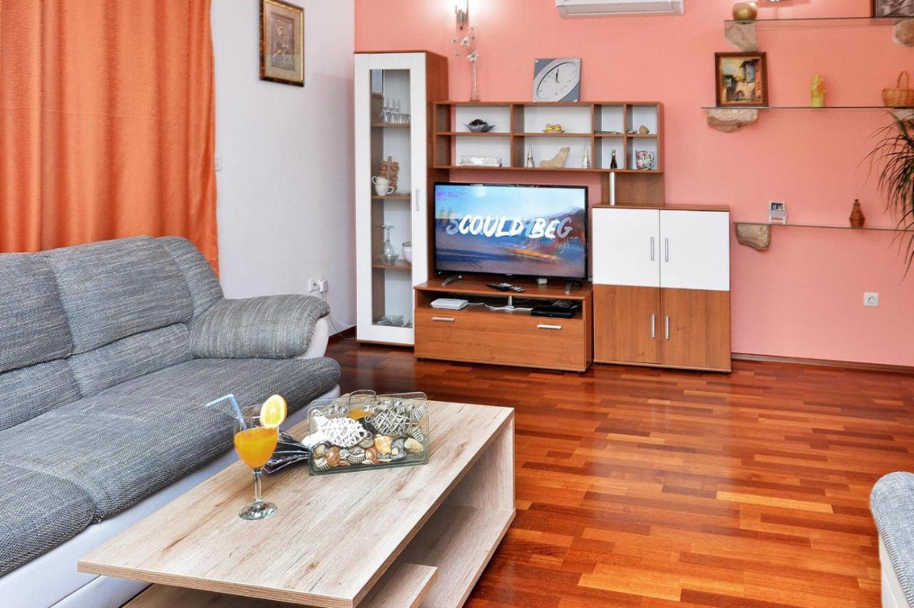 Holiday Home Nevenka Kastela Exterior photo