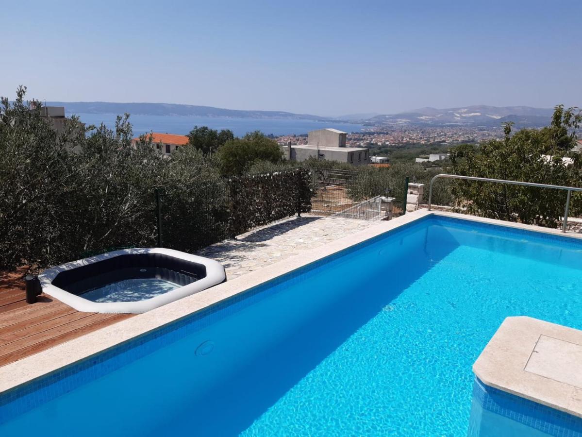 Holiday Home Nevenka Kastela Exterior photo