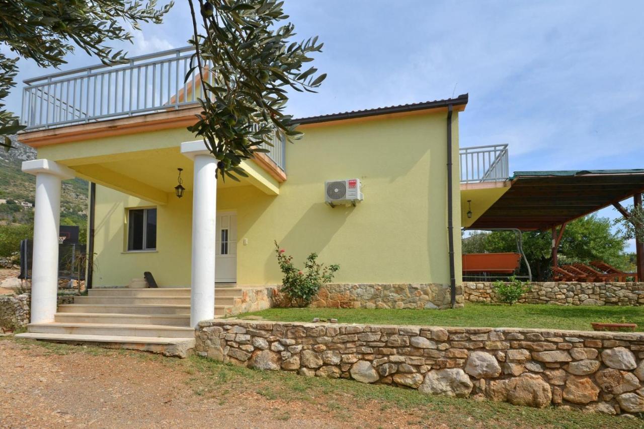 Holiday Home Nevenka Kastela Exterior photo
